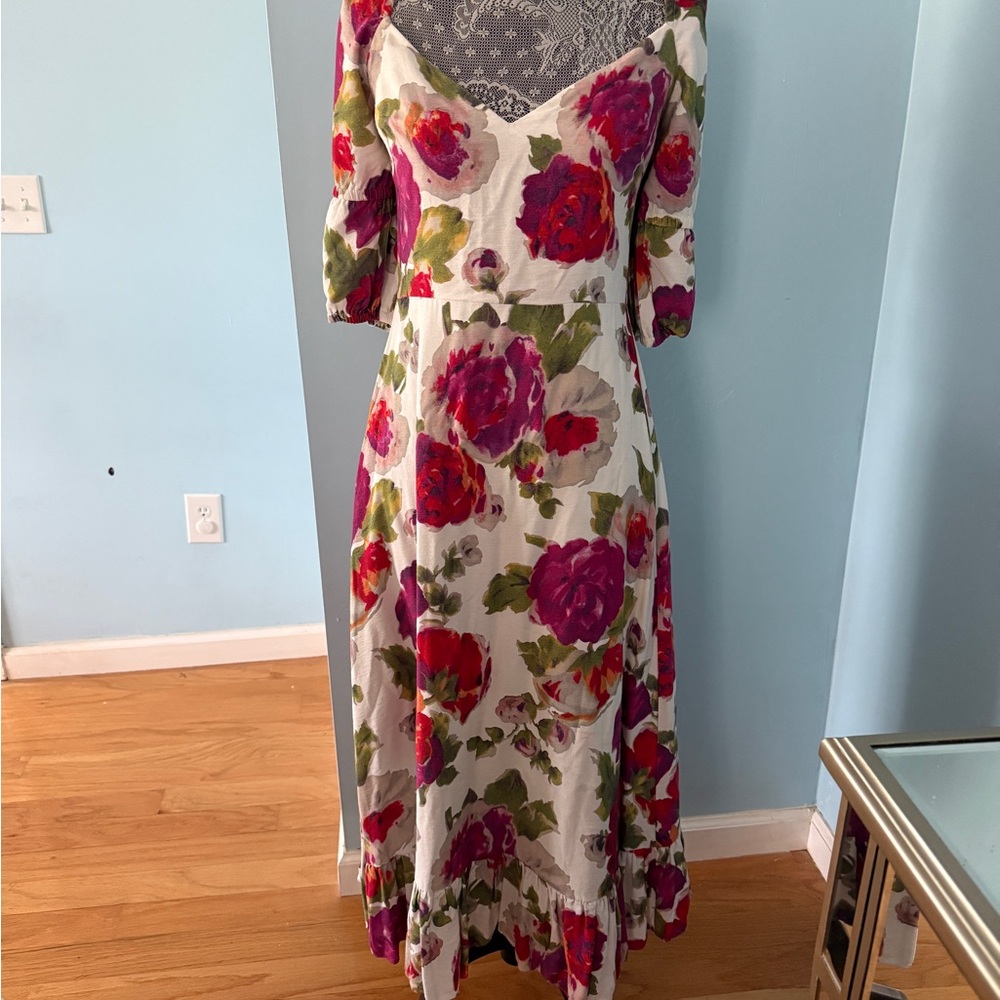 This dress is gorgeous-the colors! V-Neck Maxi in Cream with Pink/Red Roses